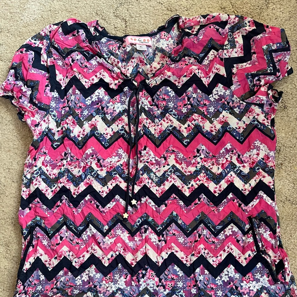 Koi scrub top XL